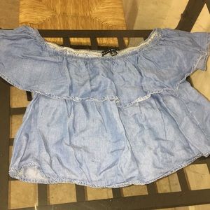 Off the shoulder cropped shirt